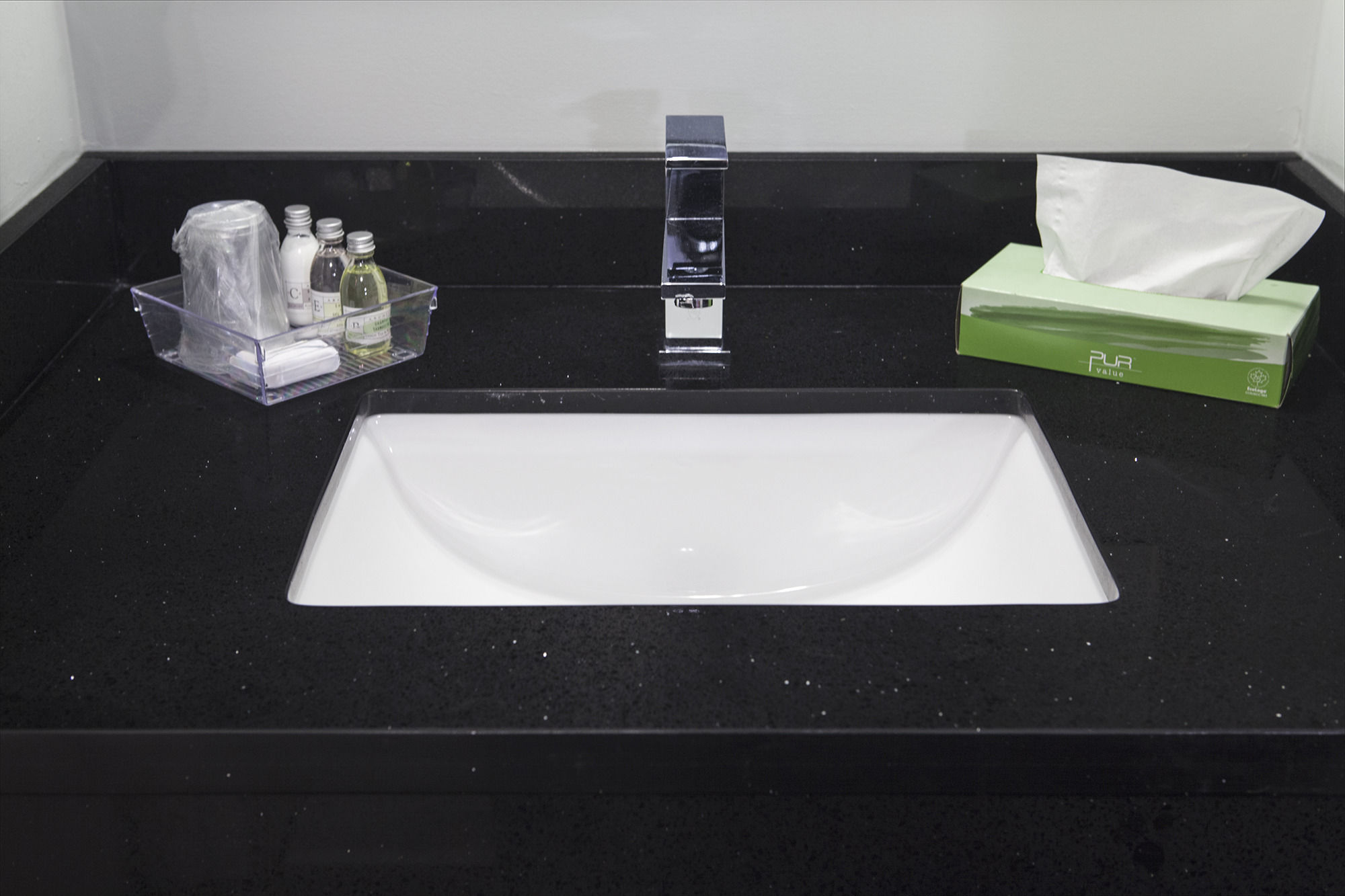 Фото Rundle Mountain Lodge