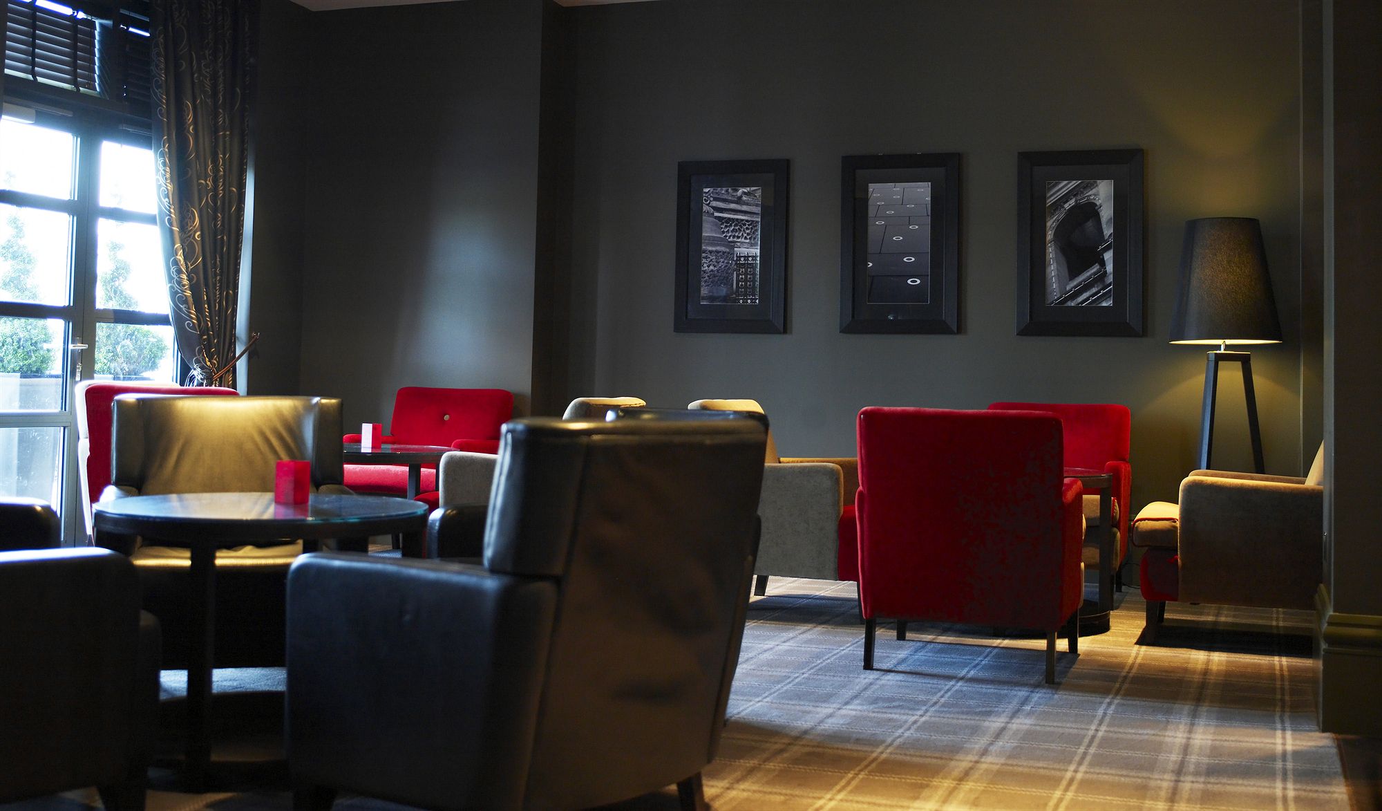 Фото Village Hotel Leeds South