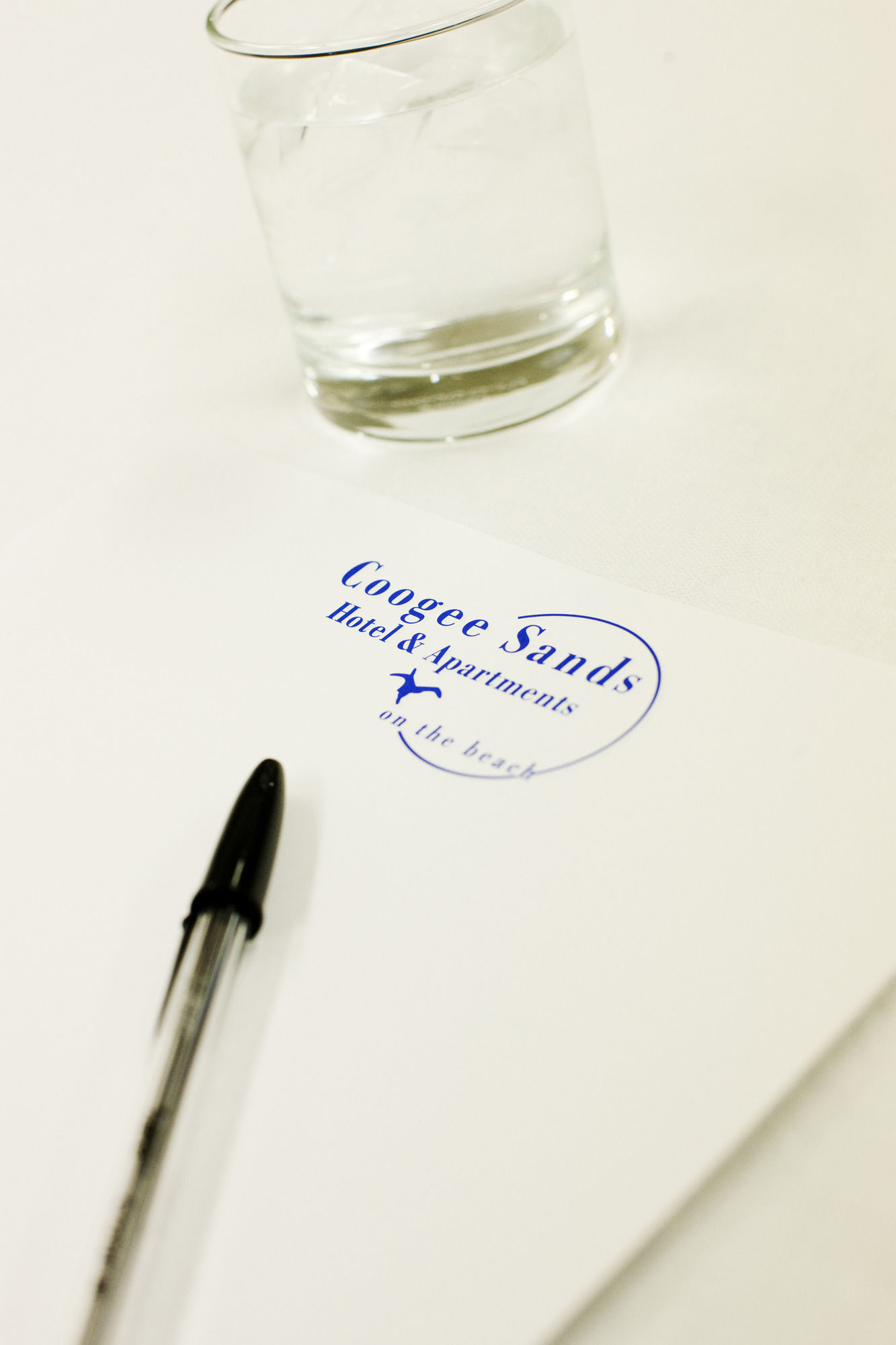 Фото Coogee Sands Hotel and Apartments