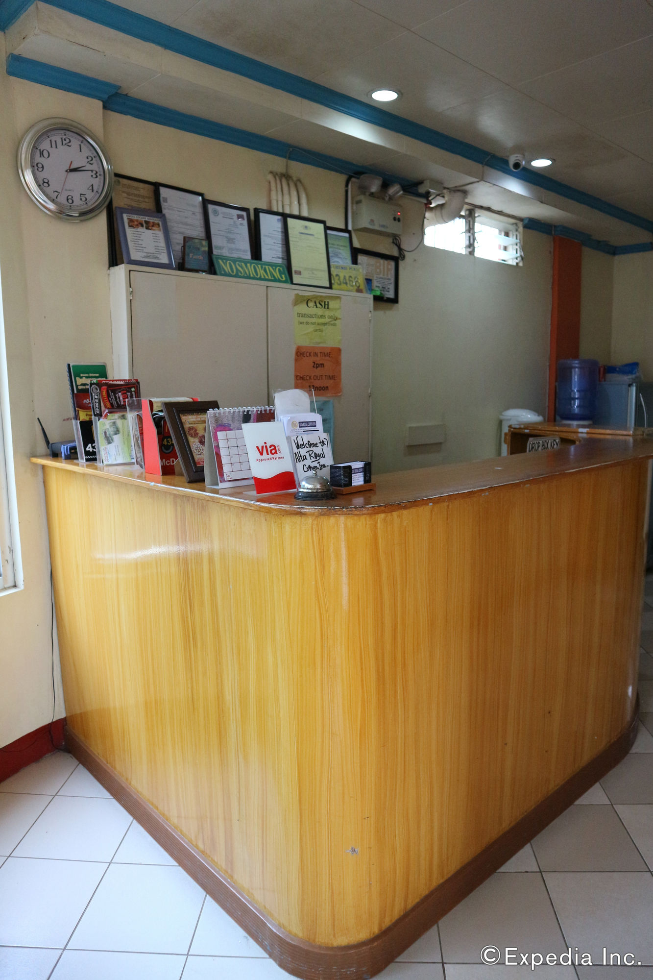 Фото Royal Crown Inn