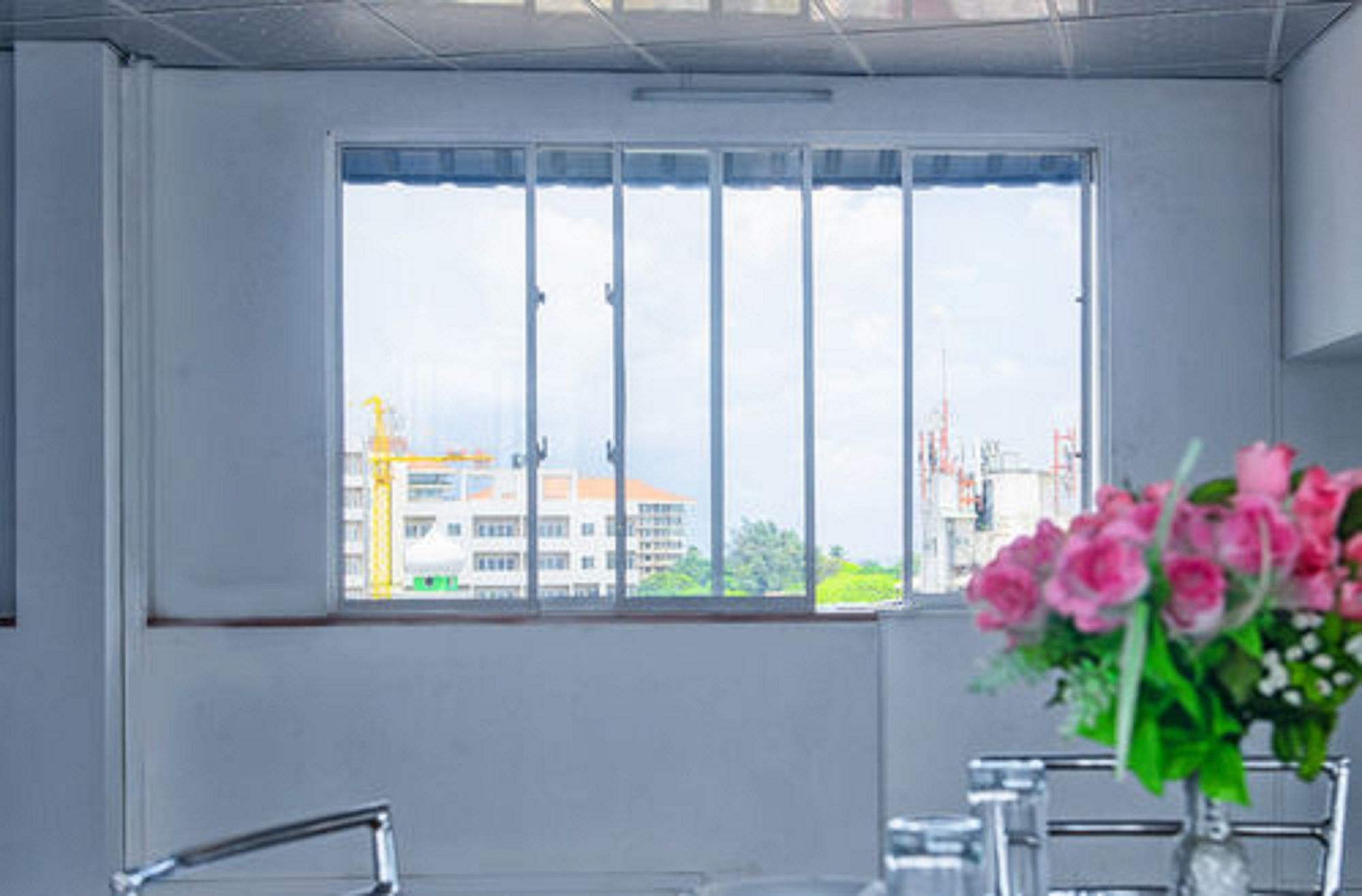 Фото Metro City Hotel