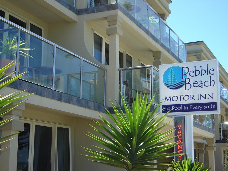Гостиница Pebble Beach Motor Inn в Нейпире
