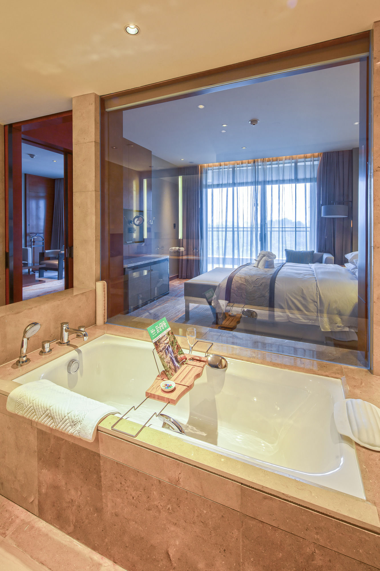 Фото DoubleTree by Hilton Hotel Guangzhou - Science City