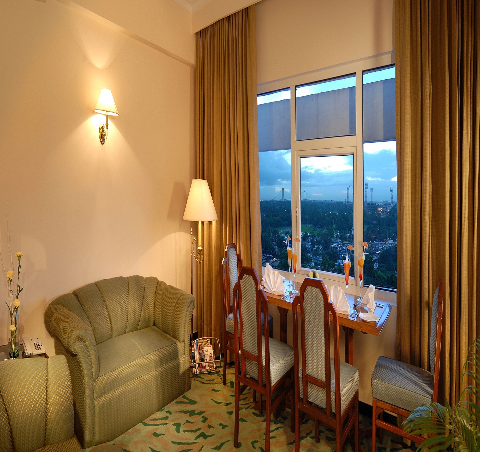 Фото Peerless Hotel Kolkata