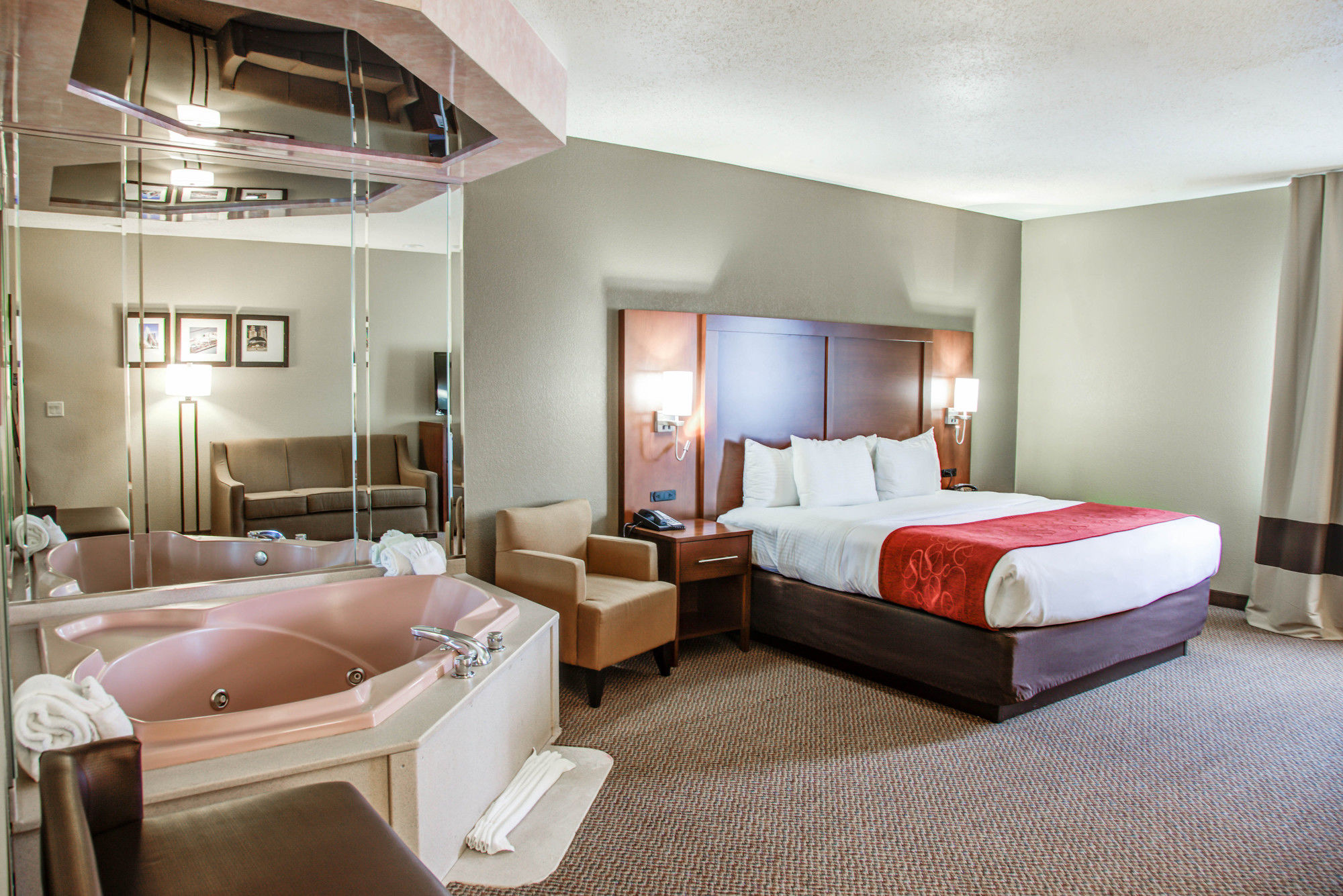 Фото Comfort Suites Lombard - Addison