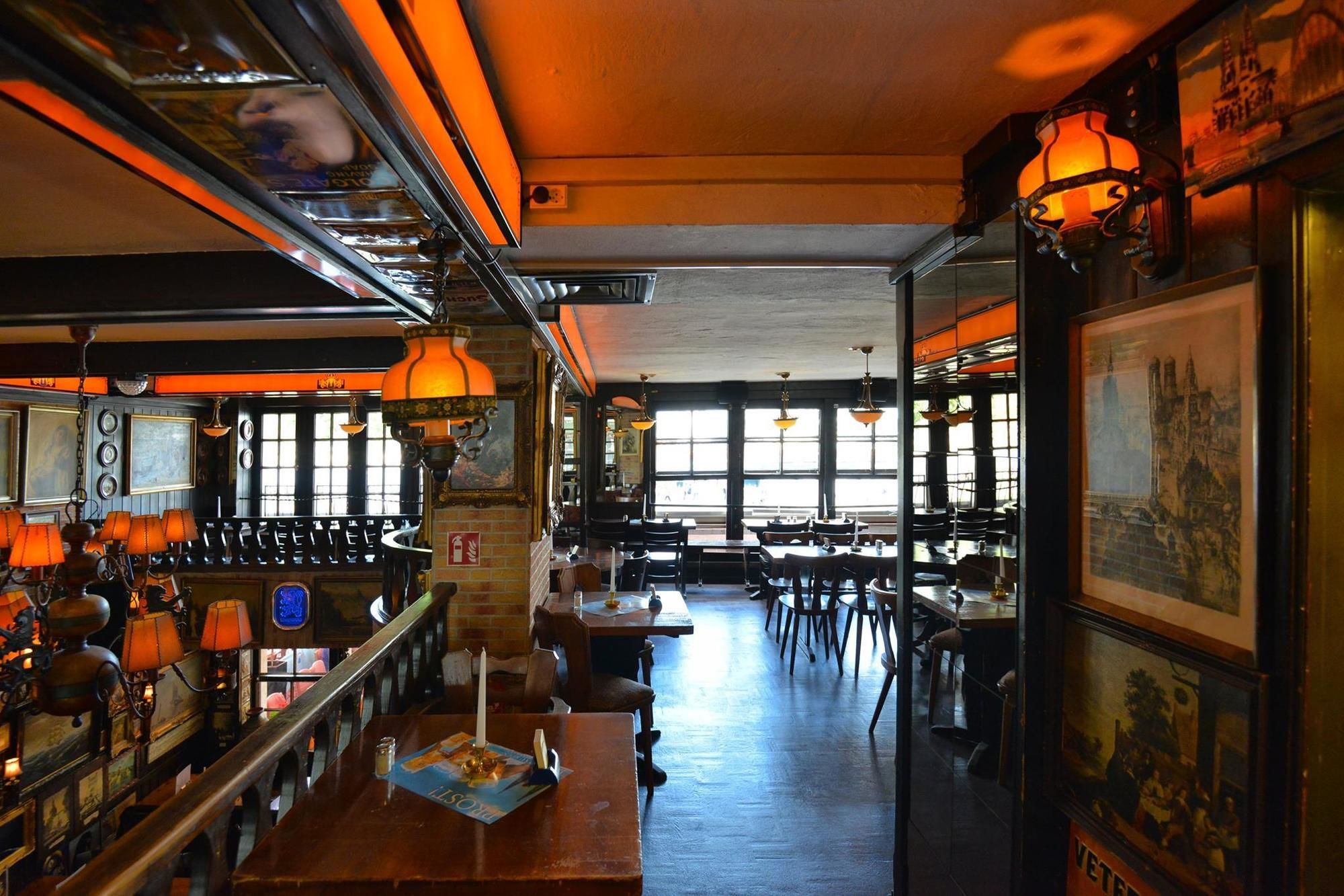 Фото Löwenbräu Köln Hotel & Restaurant