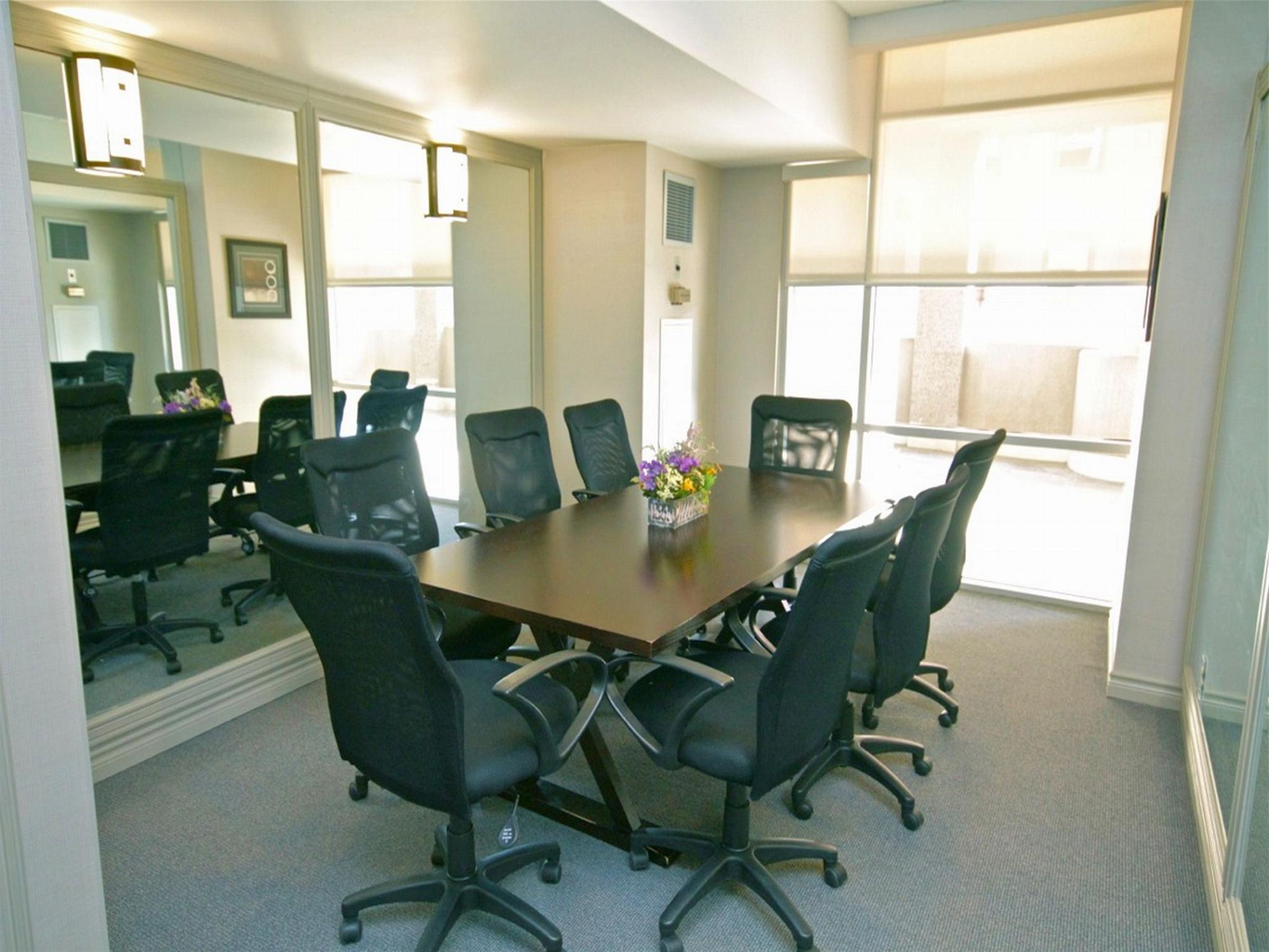 Фото Canada Suites - 832 Bay St