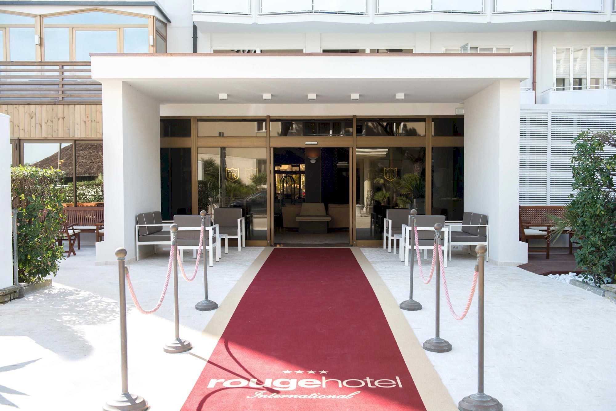 Фото Rouge Hotel International