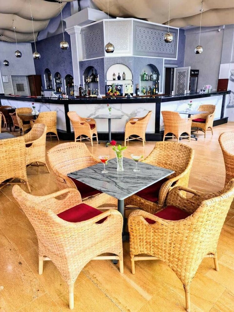 Фото El Oumnia Puerto & SPA