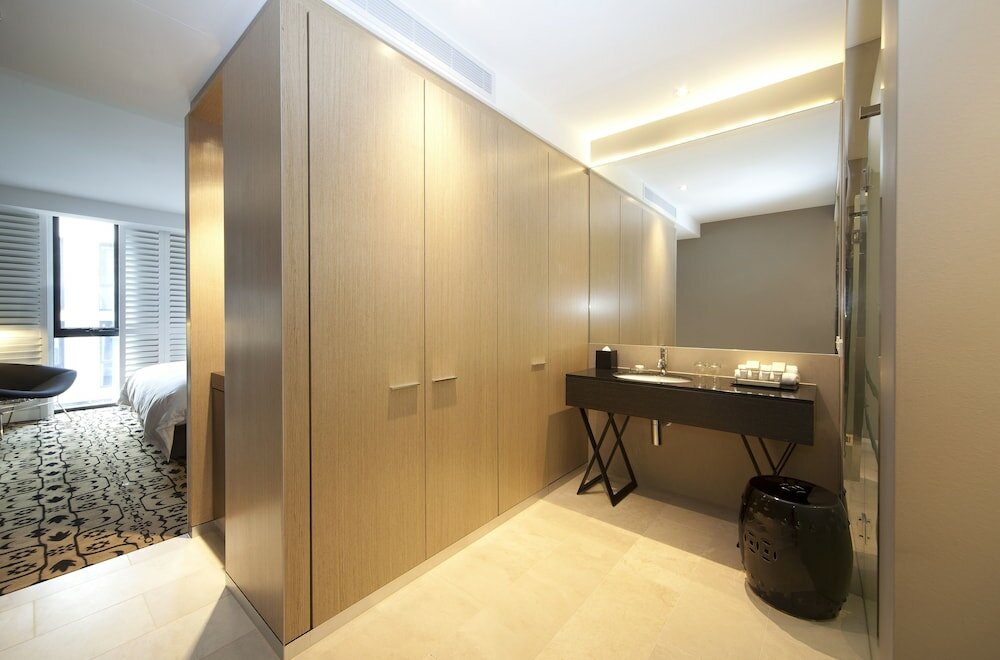 Фото Burbury Hotel & Apartments