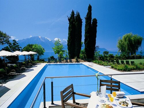 Внешний вид отеля Fairmont Le Montreux Palace в Монтрё, фото 4