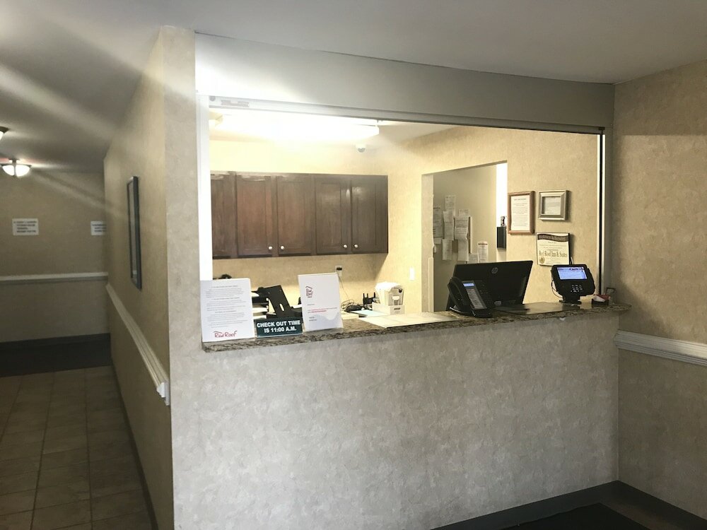 Фото Red Roof Inn & Suites Dickinson