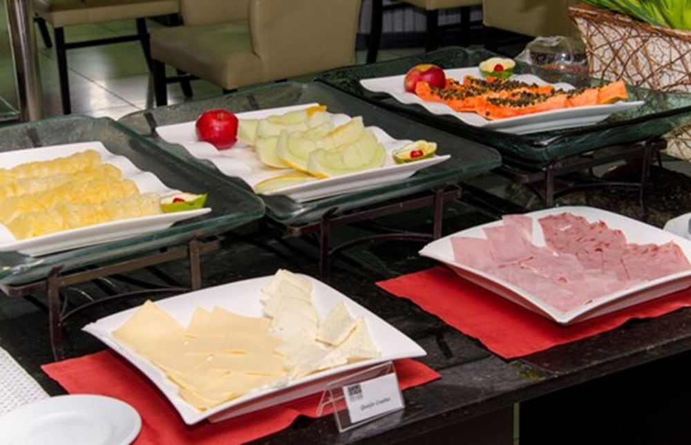 Фото Hotel Adrianópolis All Suites