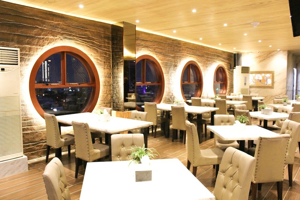 Фото Hermes Palace Hotel Medan