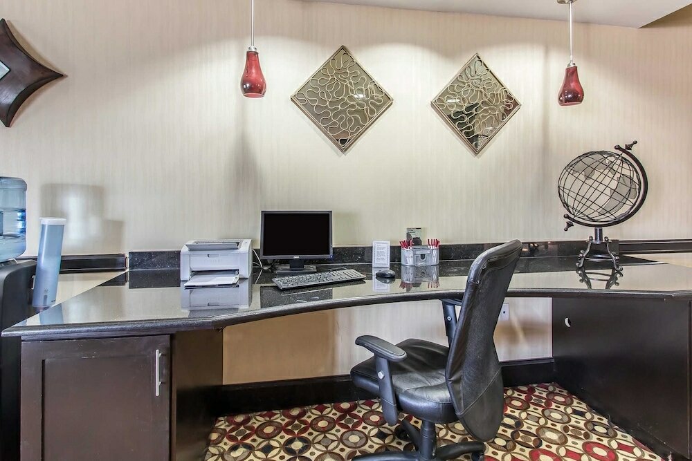 Фото Comfort Suites Lawton Near Fort Sill