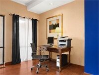 Фото Holiday Inn Express & Suites Camarillo, an Ihg Hotel