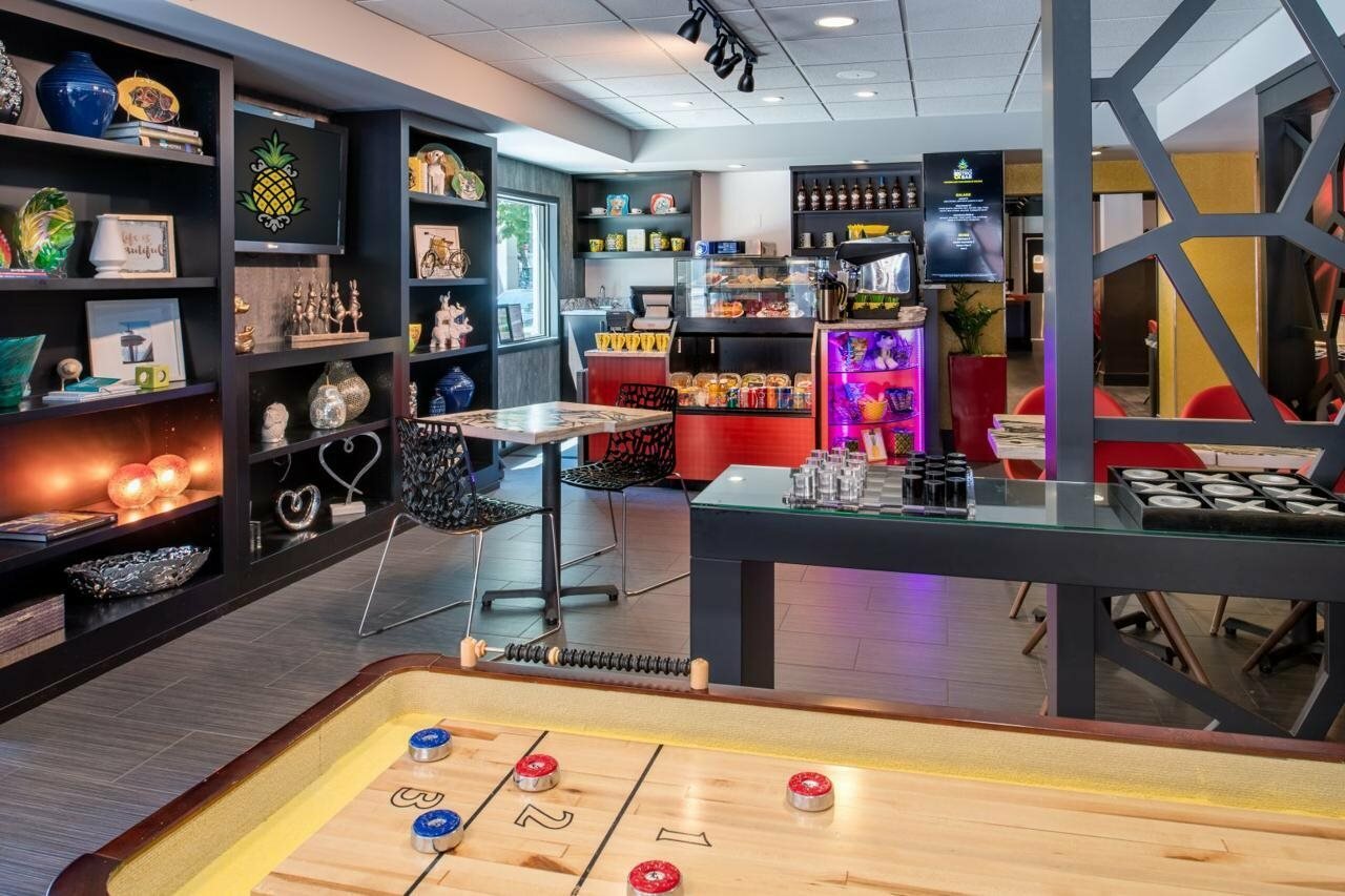 Фото Staypineapple, Hotel Five, Downtown Seattle