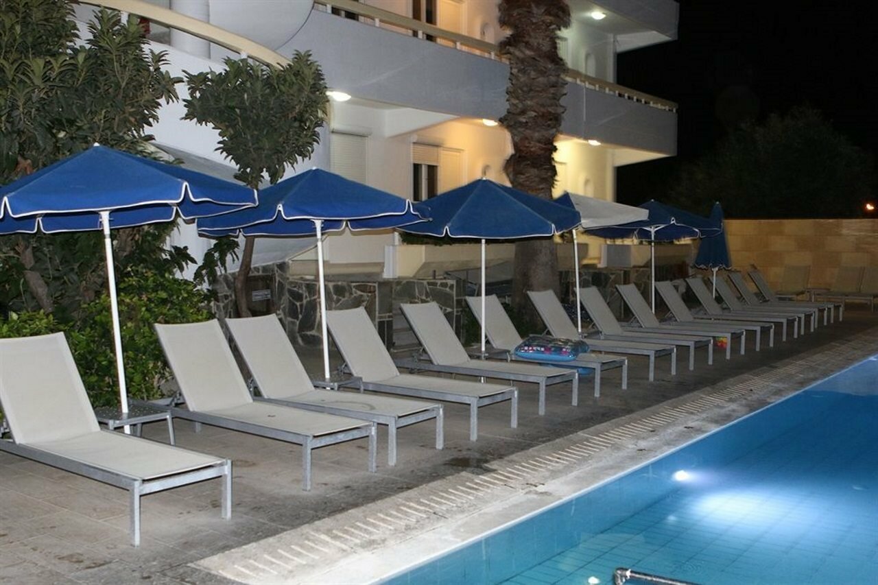 Фото Paleos Apartments