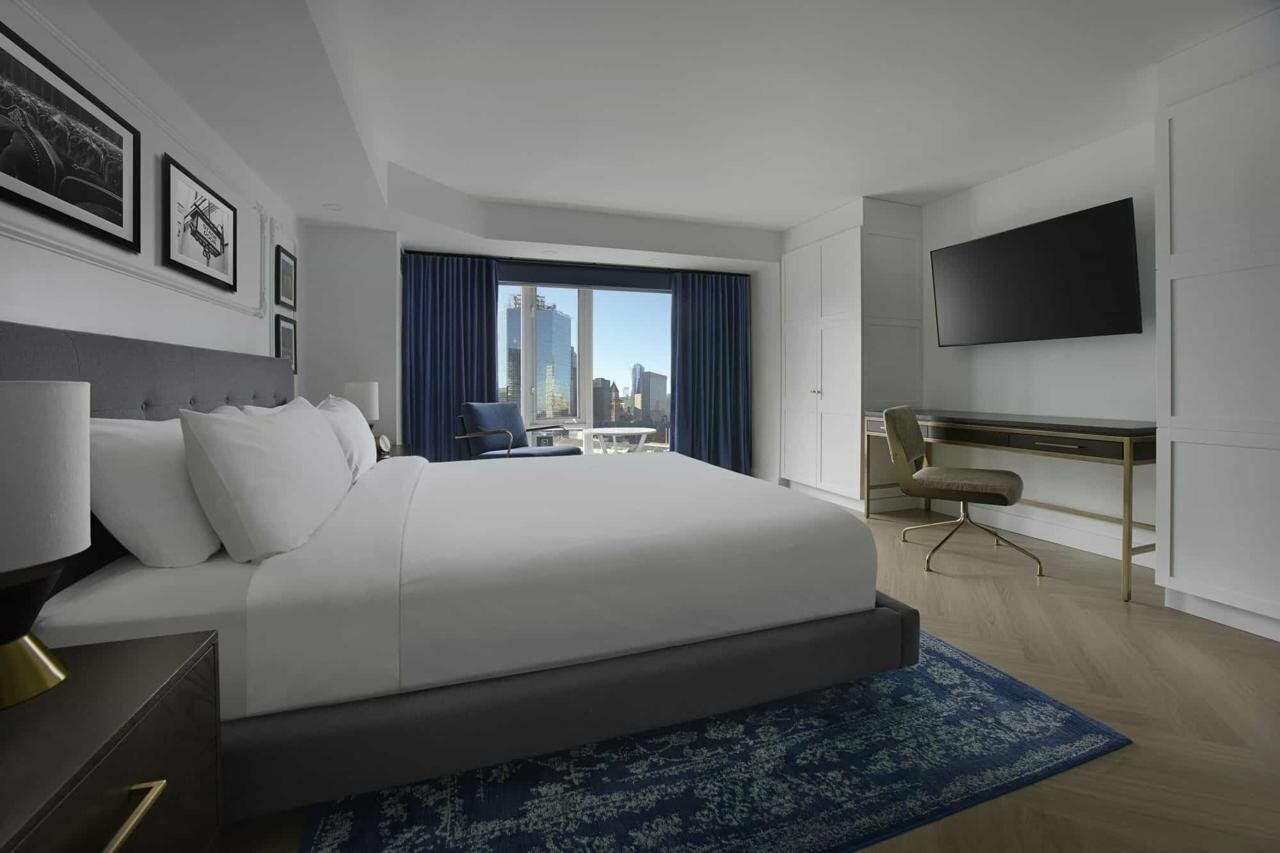 Фото Pantages Hotel Downtown Toronto