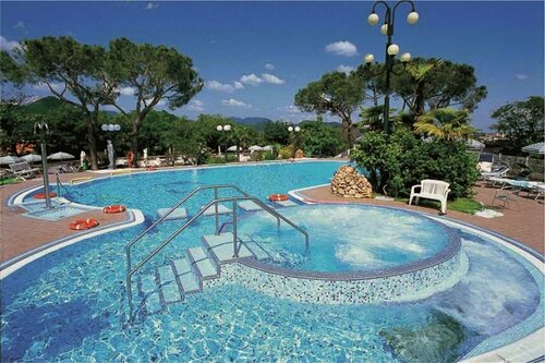 Гостиница Hotel Augustus Terme в Монтегротто-Терме