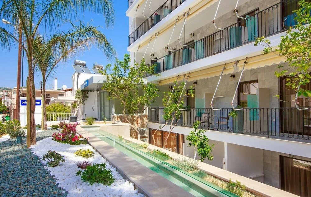 Фото John & George