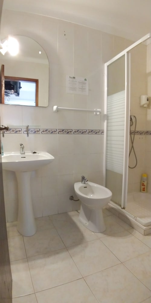 Фото E-Nove Lounge Hostel Caffe