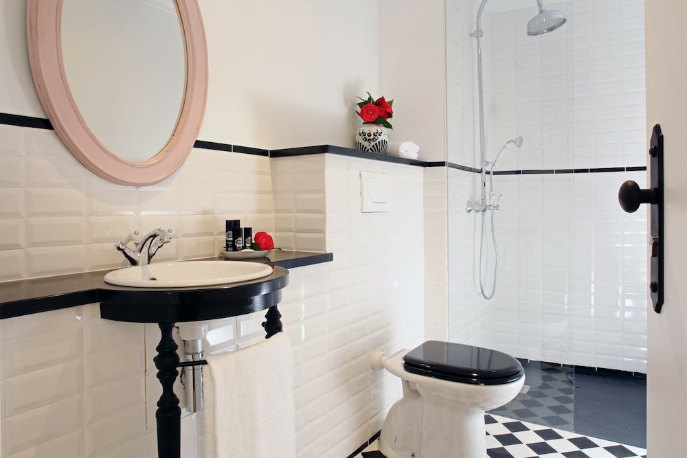 Фото 1872 River House