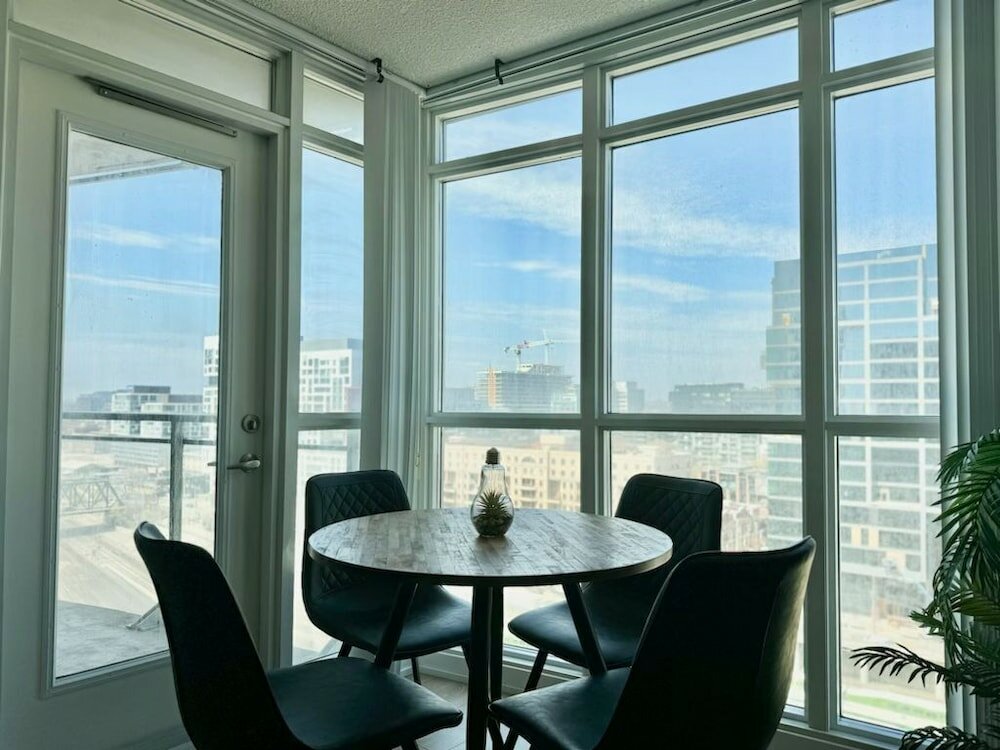 Фото Beautiful Serviced Hotel with Lake Views