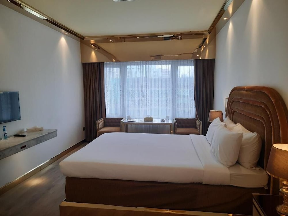 Фото Hotel Razmoni Isha Kha International