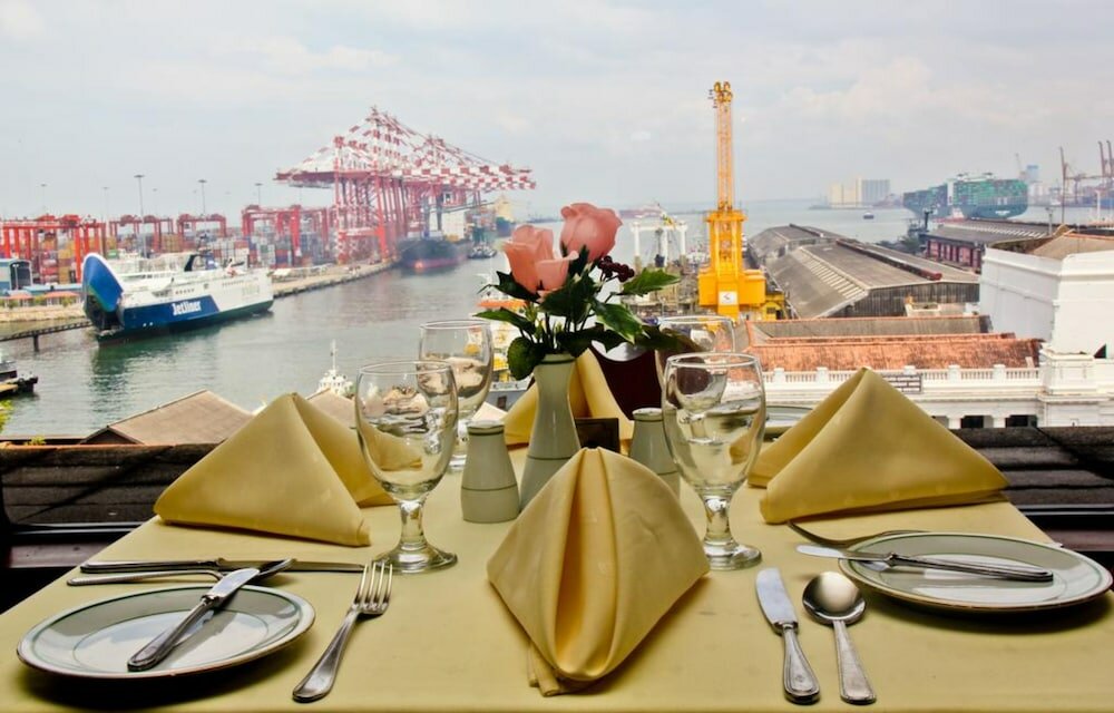 Фото Grand Oriental Hotel