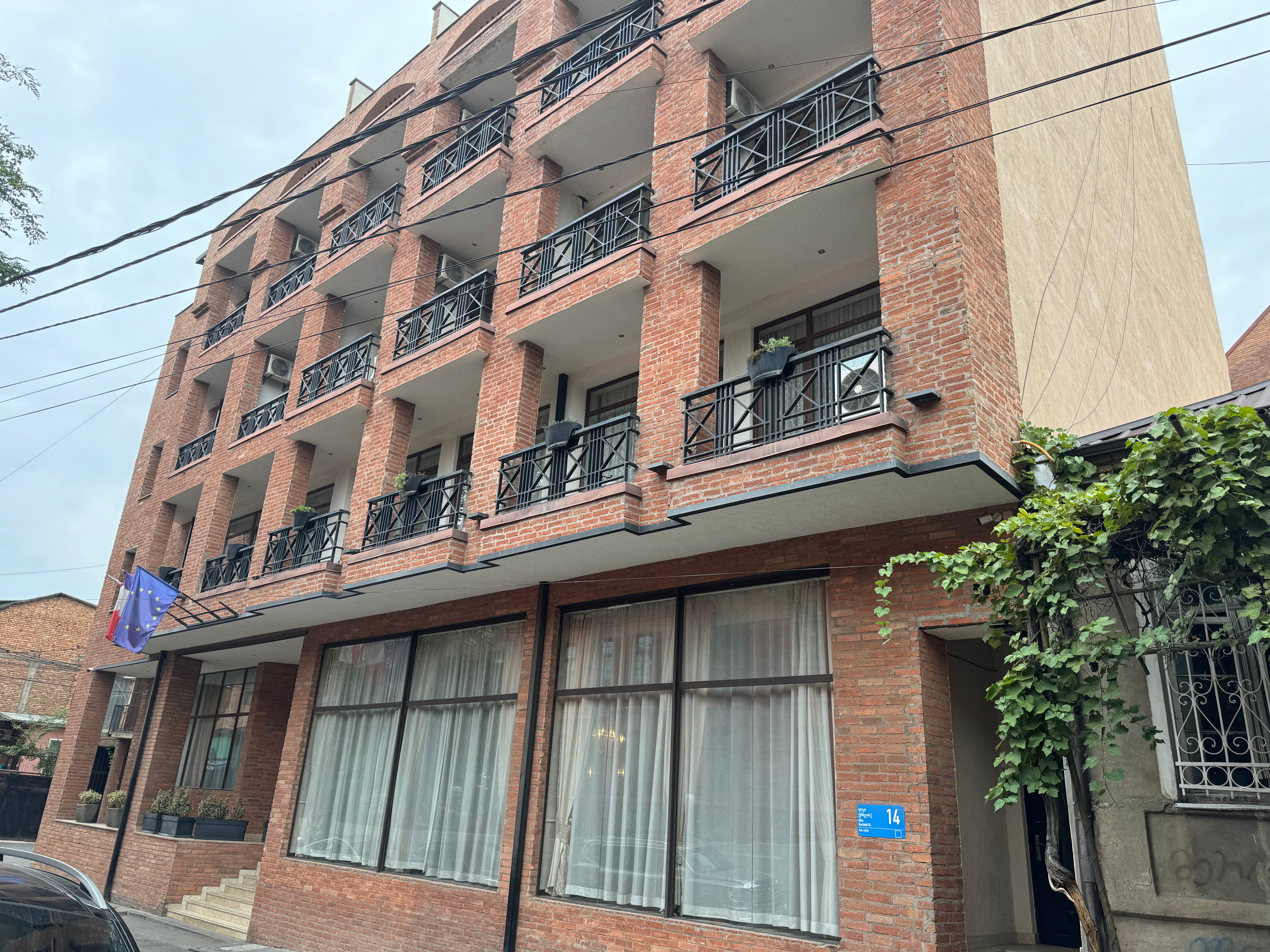 Фото Tbilisi Laerton Hotel