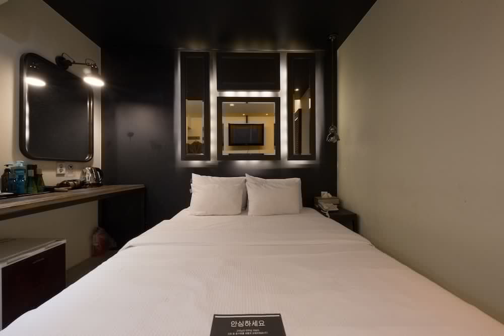 Фото Achasan Station Wall Hotel