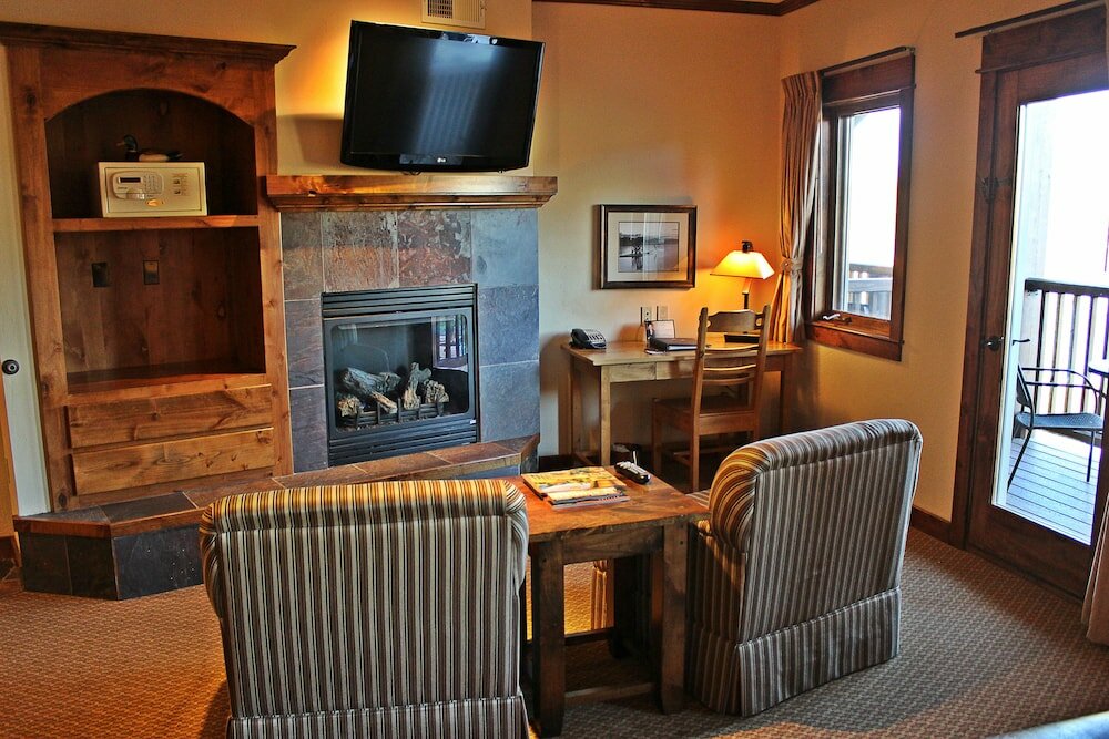 Фото Lodge at Whitefish Lake