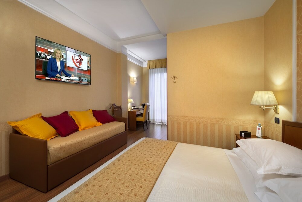 Фото Lancaster Hotel