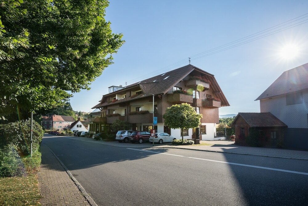 Фото Hotel Restaurant Vinothek Lamm