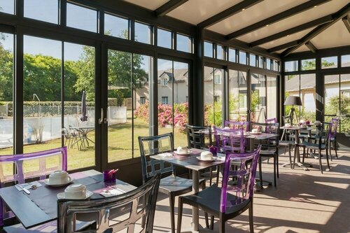 Гостиница The Originals City, Hôtel La Saulaie, Saumur Ouest