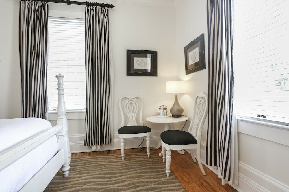 Фото Weatherstation Inn