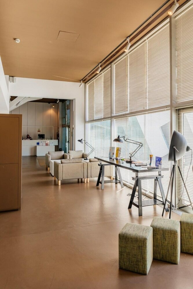 Фото Basic Braga by Axis