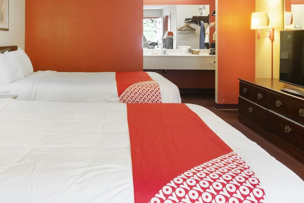 Фото Oyo Hotel Adairsville Hwy 140