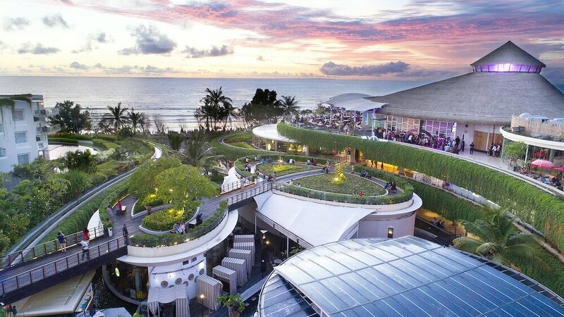 Гостиница Yello Kuta Beachwalk Bali