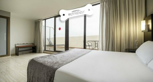 Гостиница Hotel Ilunion Almirante в Каталонии