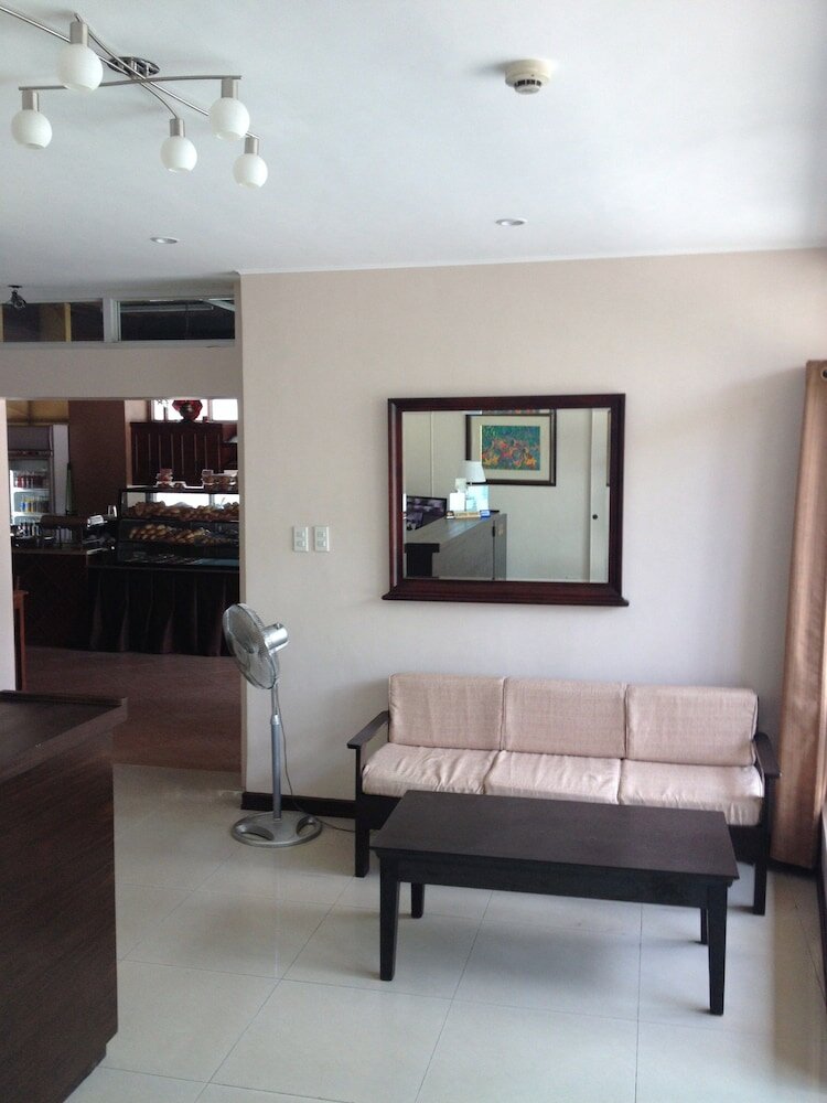 Фото Oftana Suites