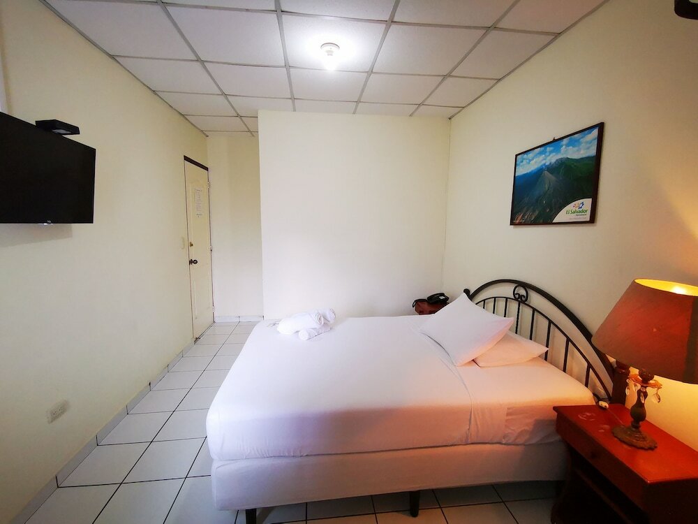 Фото Hotel Armonía Hostal