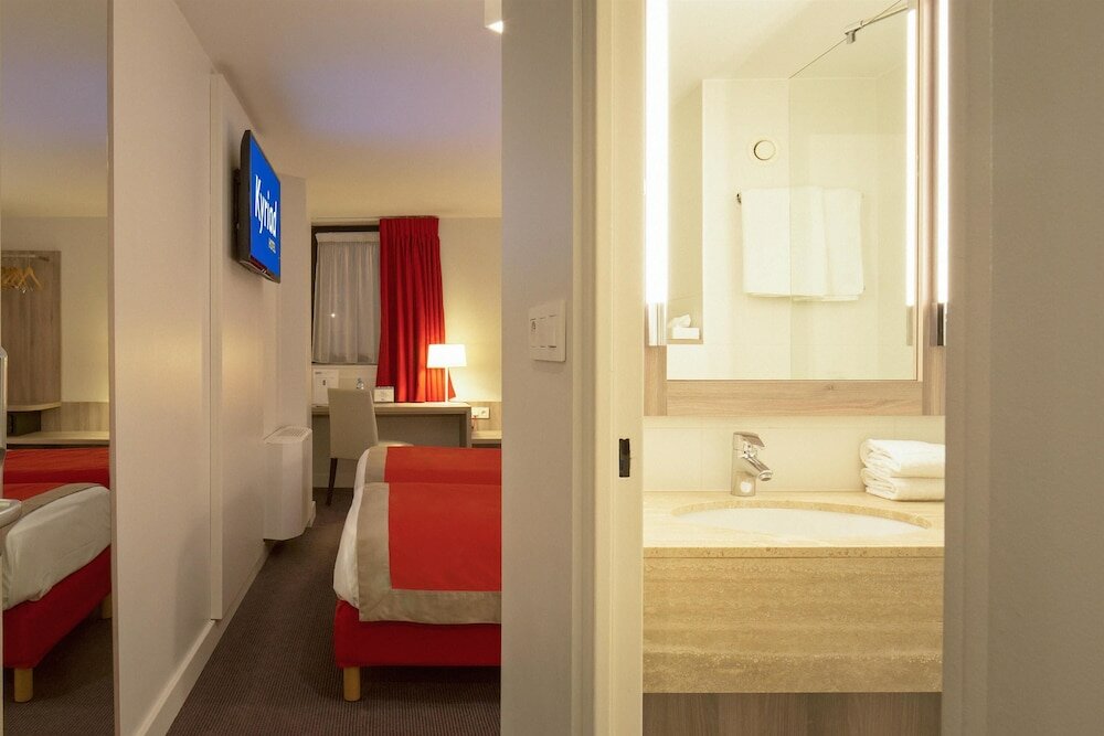 Фото Hotel Kyriad Paris Est - Bois De Vincennes