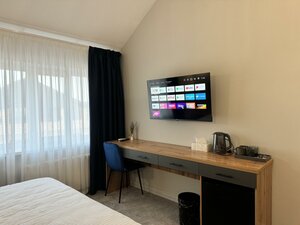 6 Rooms