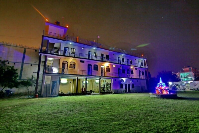 Гостиница Hotel Mangalam Palace - Lucknow Airport в Лакхнау