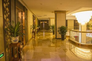 Гостиница Luoyang Peony Hotel