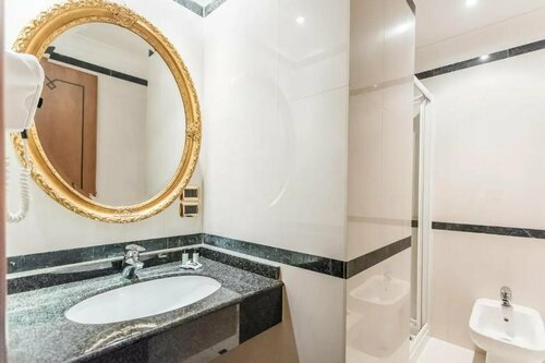Гостиница Raeli Hotel Regio в Италии
