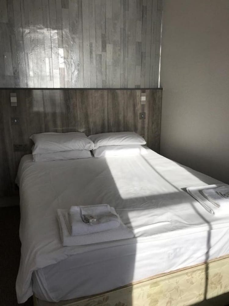 Фото The Glastonbury Hotel