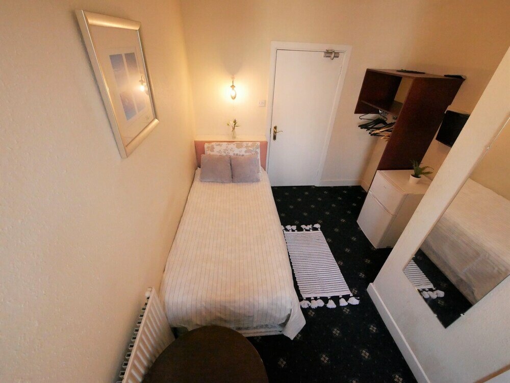 Фото Bourne Hall Hotel